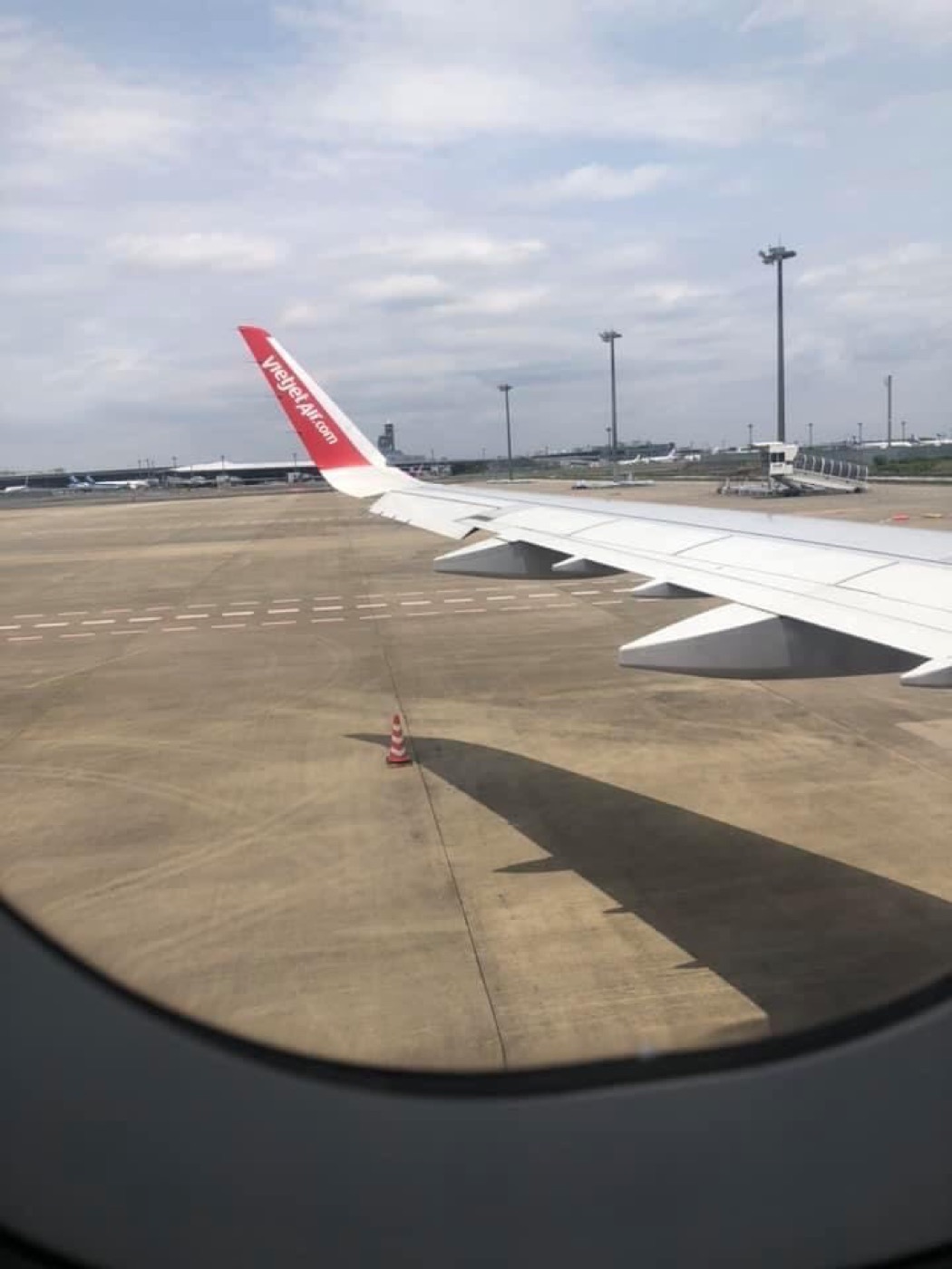 Hành lý và niềm vui ngày trở về quê hương