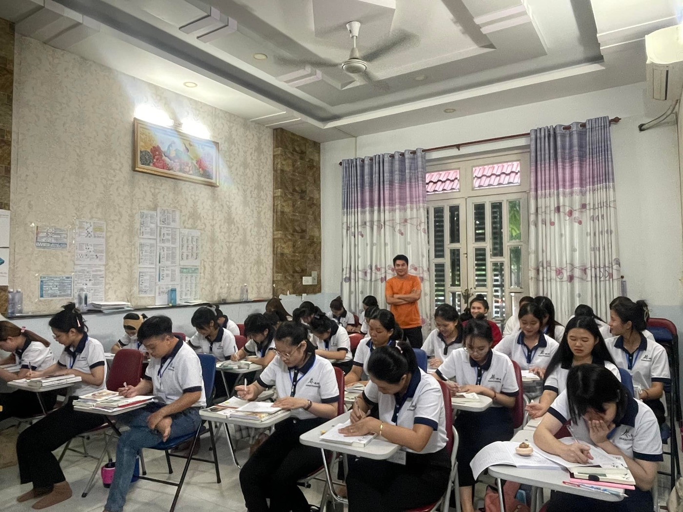 Từng điều khoản được giải thích rõ trước khi ký