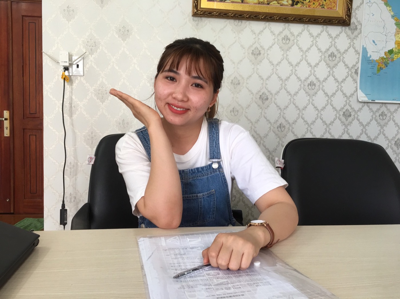 Học viên hoàn thiện hồ sơ kỹ năng đặc định tại văn phòng công ty